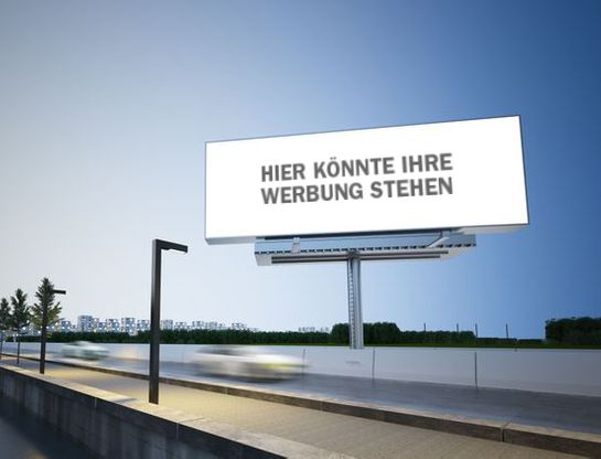Die Großfläche (356 x 252 cm) Seit langem ein fester Bestandteil unserer Konsumwelt, ist die Großfläche (18/1 Plakat) der Klassiker der Außenwerbung. Bundesweit sind über 150.000 Standorte verfügbar. 